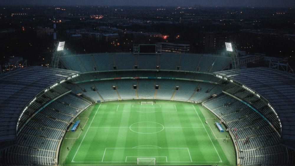 Why Do Live Football Bets Die at Halftime? Timing Your Entry